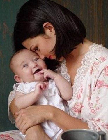 Little Ada Law with her mother, Catherine Harding.